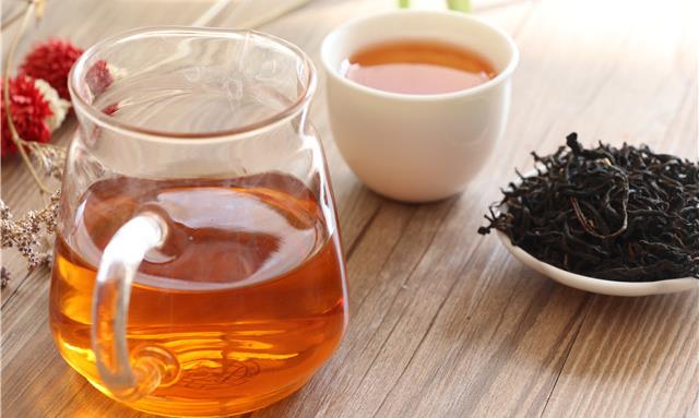 红茶洗脸的好处：美容护肤!