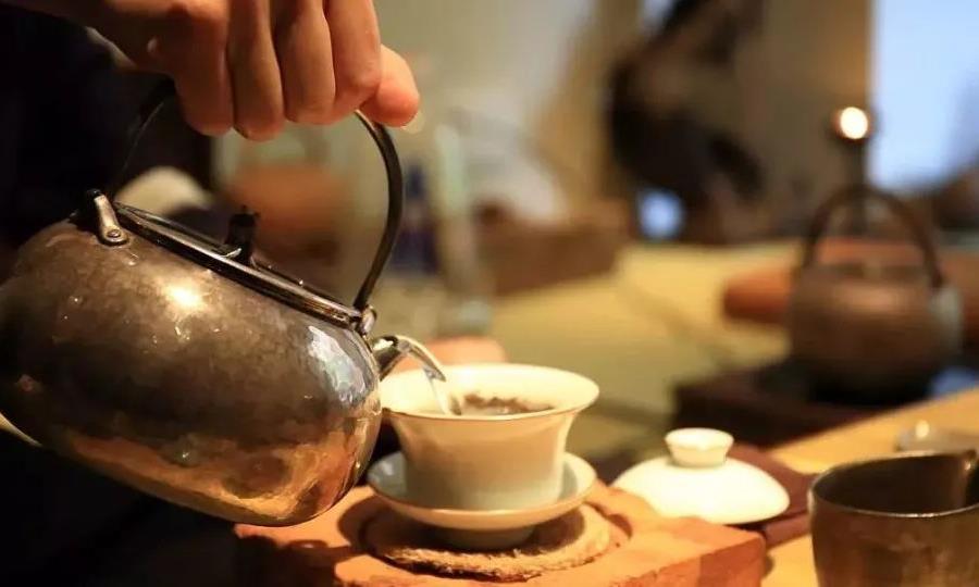 吸烟者必看 | 茶克烟毒，这是烟民更要喝茶的原因