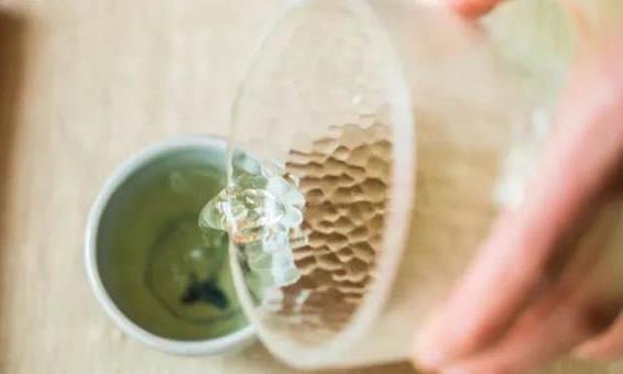 为什么喝茶能增强人体吸收营养和抵抗力？