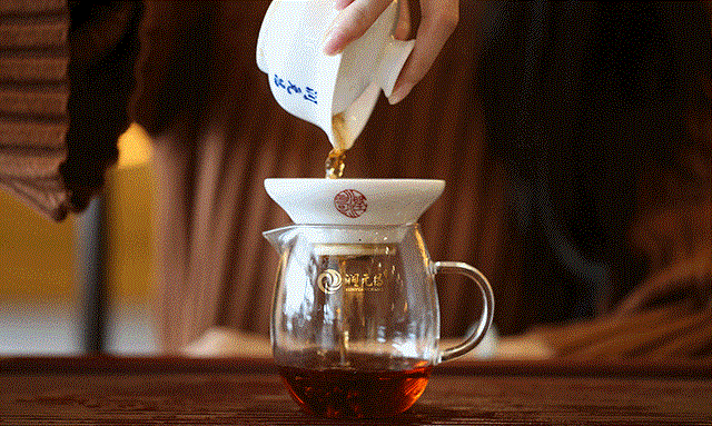 凉风起，秋意渐深，润元昌柑普茶喝起来