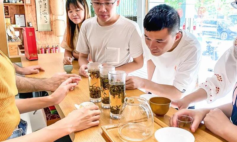 秋冬喝老白茶，原来好处这么多！