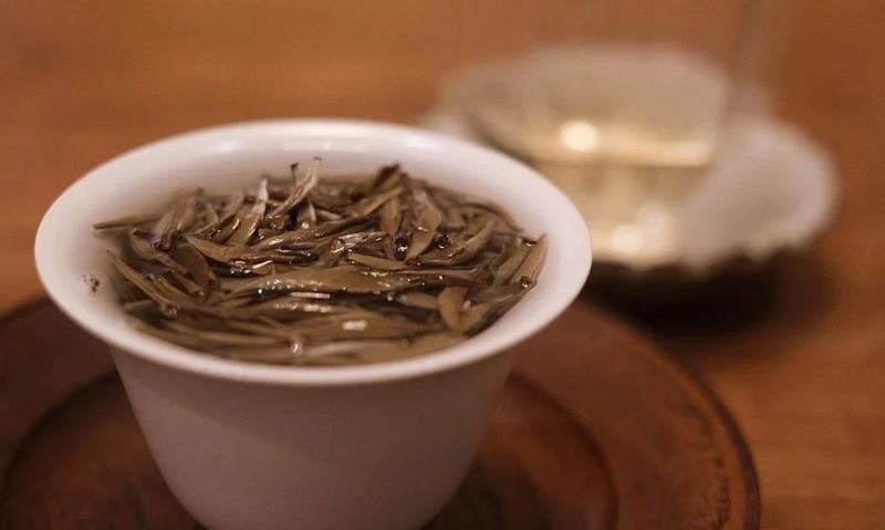 白茶说:价比黄金的白毫银针