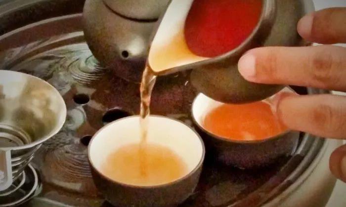最新研究显示:长期饮茶的女性,骨密度更高