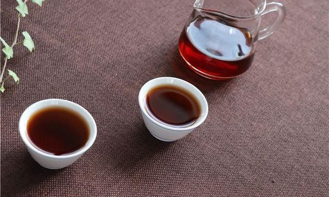 为什么中年人喜欢喝茶？