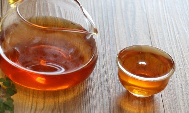 秋渐渐深了，喝这些茶补水润肺！