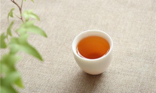 女生喝红茶好不好 ？女生喝红茶的好处有哪些？