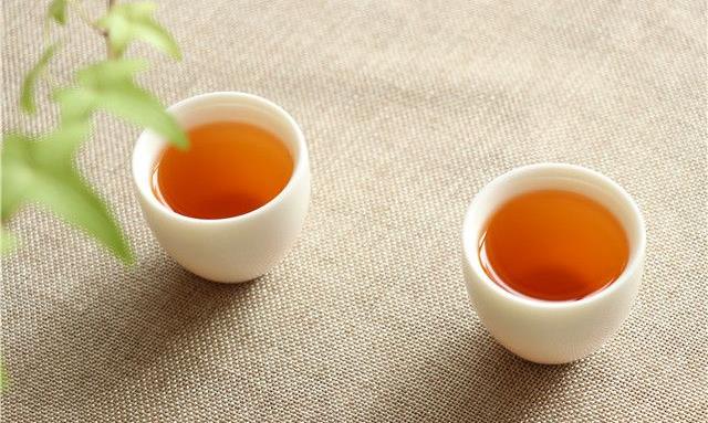 老年人喝茶，这几点必须多多注意