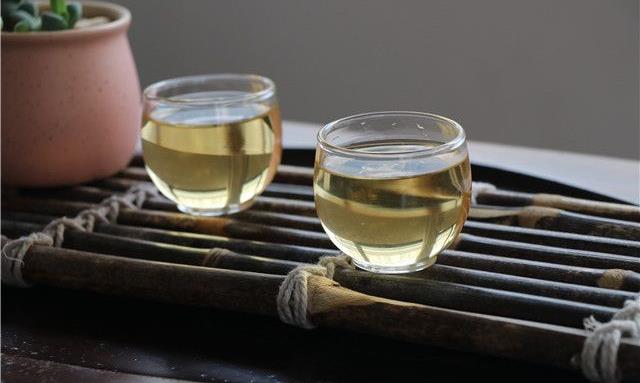 夏天天气炎热适合喝的茶！