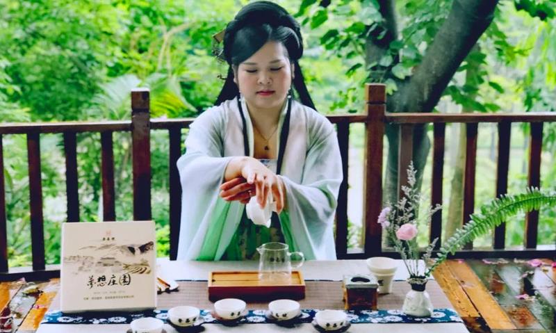 喝普洱茶，一个小小的行为，会让你面如桃花