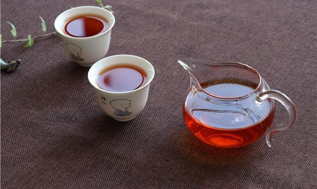 冬天适合喝红茶，冬天喝红茶的好处！