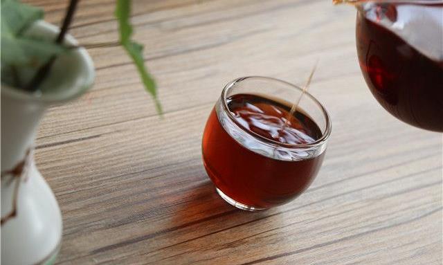 老班章普洱熟茶的功效