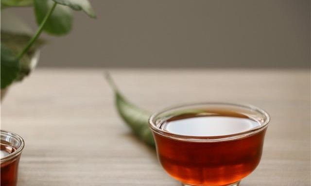 为什么秋天要多喝茶呢？