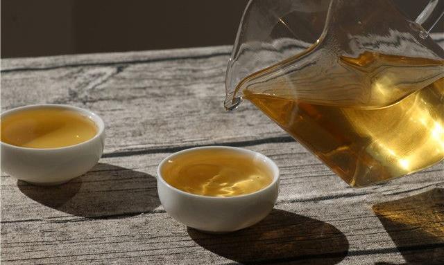 为什么不能喝浓茶?喝浓茶有哪些危害呢?