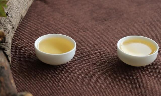 茶散发灵魂的清香 岁月酿成茶的味道