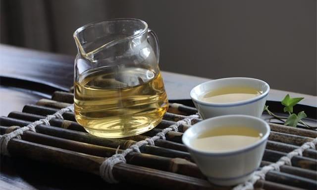 手捧一杯茶，总会想到你