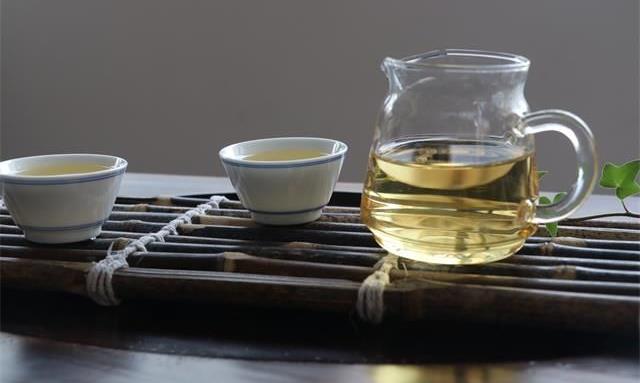 在这个喧嚣的世界 用一杯茶保持理性和善意