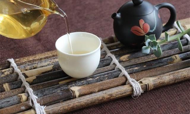 岁月静好，陪父母喝一杯暖心茶