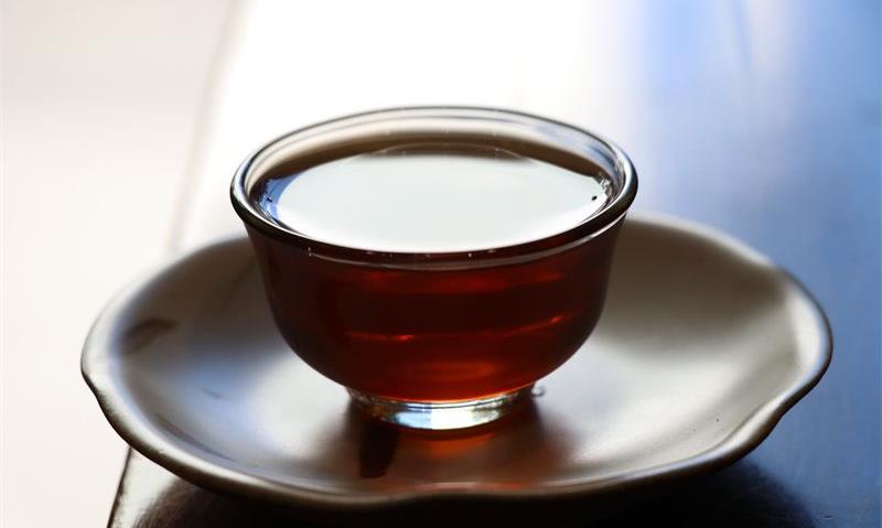 深秋时节，这杯热茶暖心窝