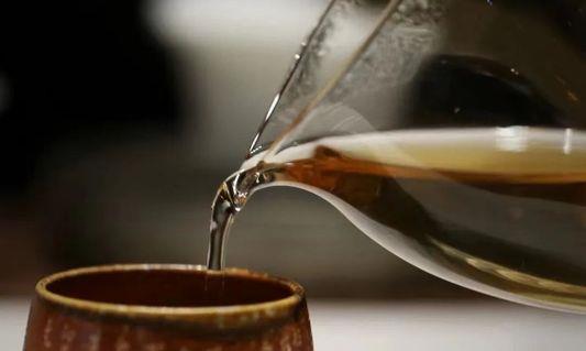 茶亦醉人何需酒 书能香我何需花