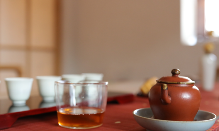 喝茶,别装