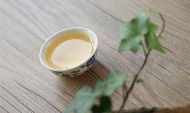 浮云吹作雪，世味煮成茶