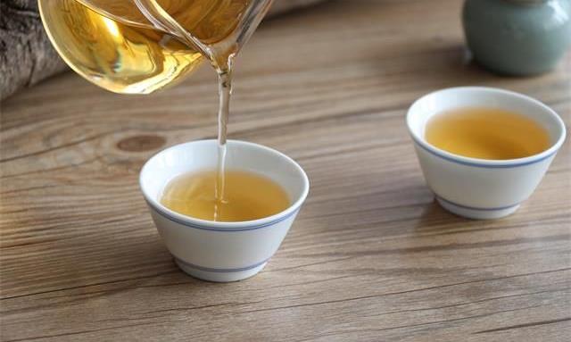 文人之于茶，犹茶之于水
