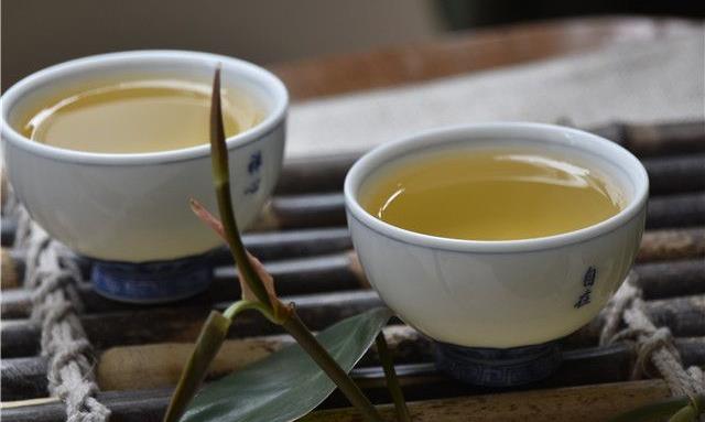 一盏清茶，十年尘梦