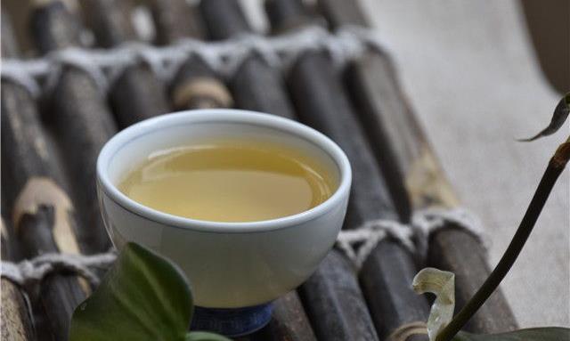 只要有一只茶壶，中国人到哪都是快乐的