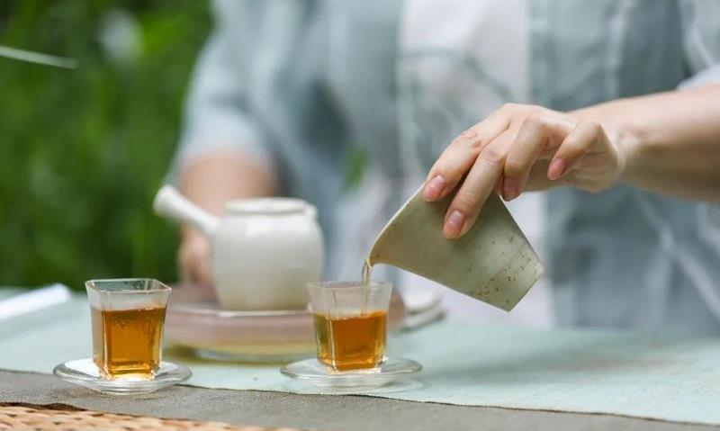 乔木圆茶主题茶席: 我们是如何将“深山万木春”的意境具象化的