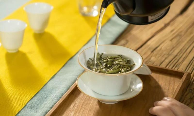 有声诗歌《白毫银针》