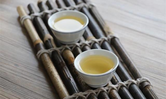 茶者，山野之物，淡泊轻逸