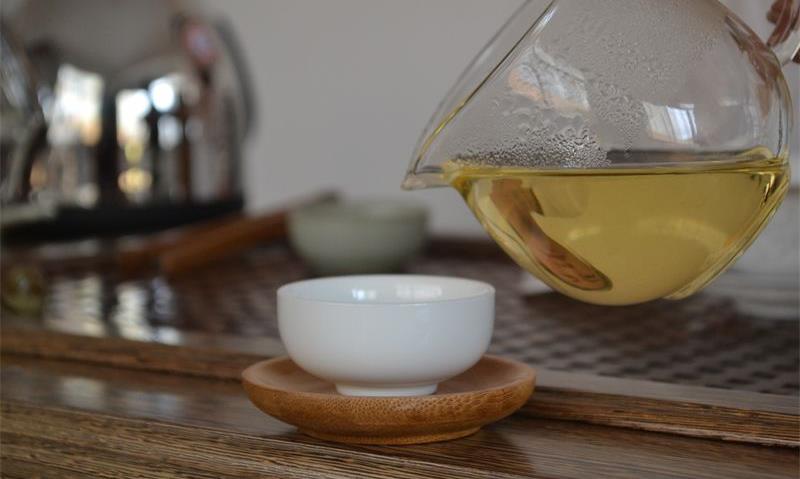 人的成熟和成长 就是将茶苦味咽下