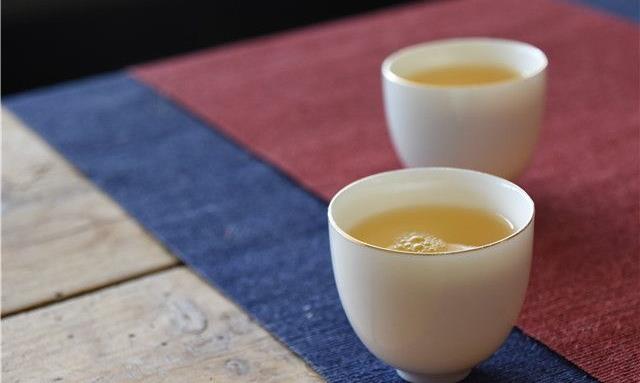 平淡的日子里 还有一杯温热的茶