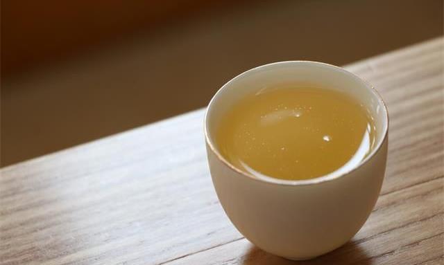 余生要有杯茶，静而不争
