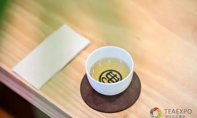 喝茶,沉浸在一人的小千世界