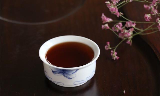 每天喝一杯普洱茶，到底有什么好处呢？