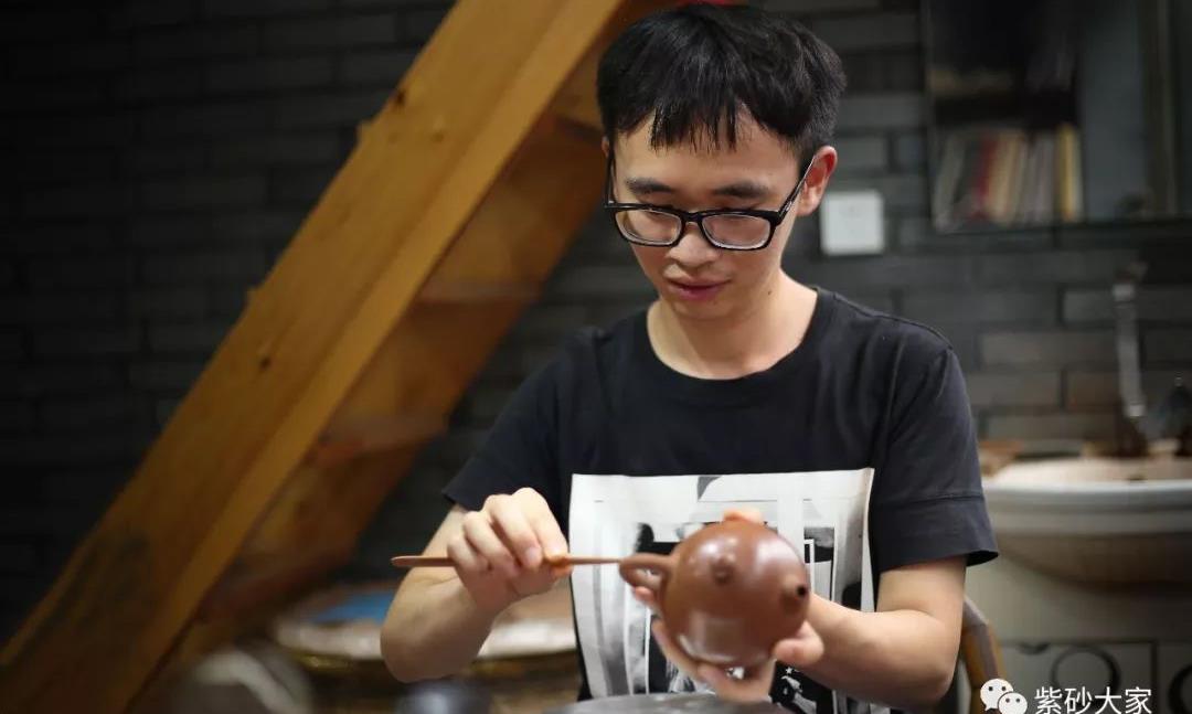 臻品 ‖ 朱泥世家 · 杨志成 ——《君德》