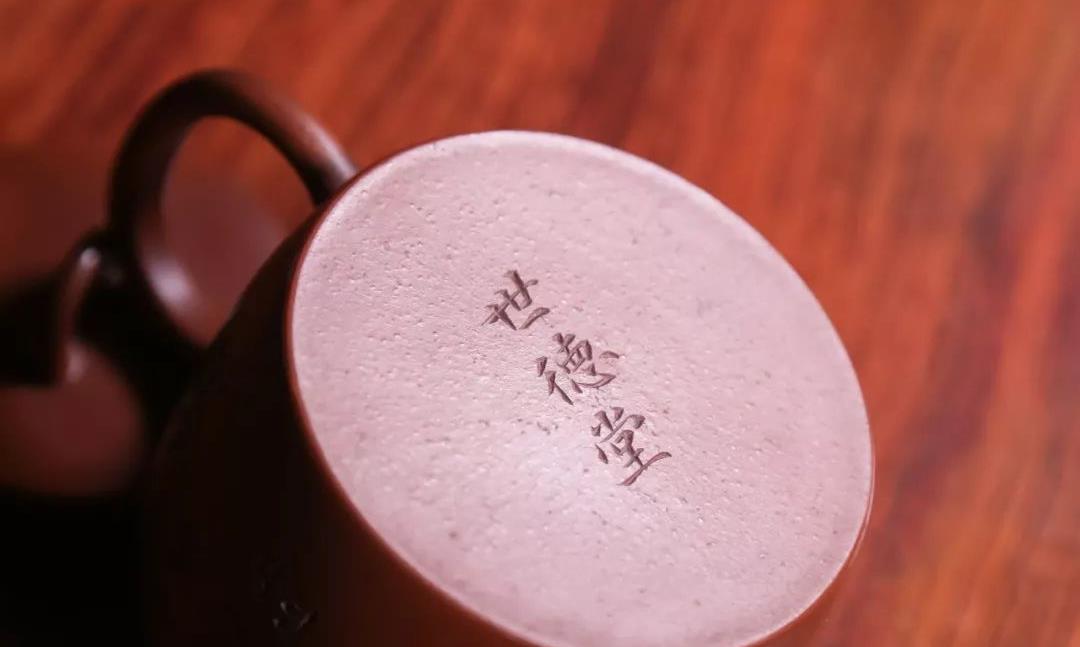 紫砂壶，你身边有没有爱玩壶的朋友?