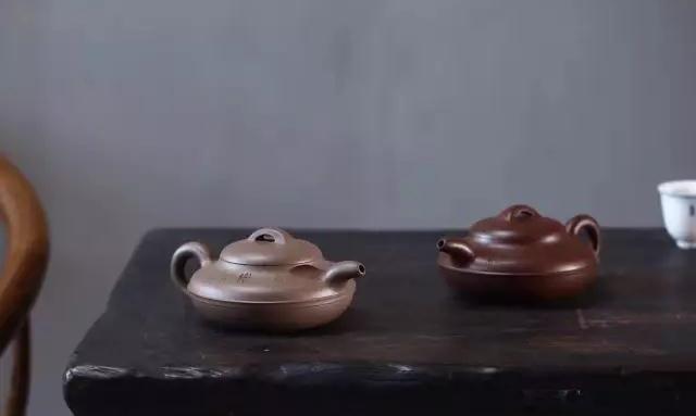 紫砂小知识：紫砂壶淋水后，干的快慢，是否能说明泥料的好坏？