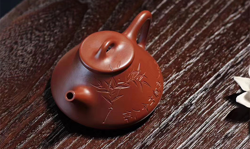 紫砂小知识：朱泥，备受争议？