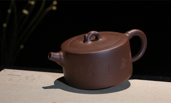 紫砂小知识:紫砂壶重量轻好,还是重好?