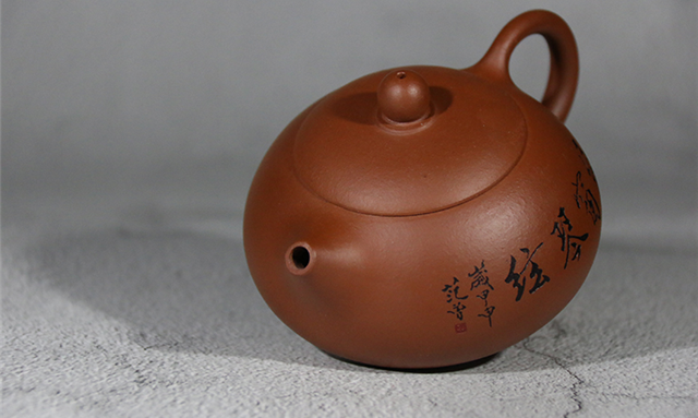 紫砂小知识:朱泥、底槽青、清水泥三种泥料适合泡什么茶?