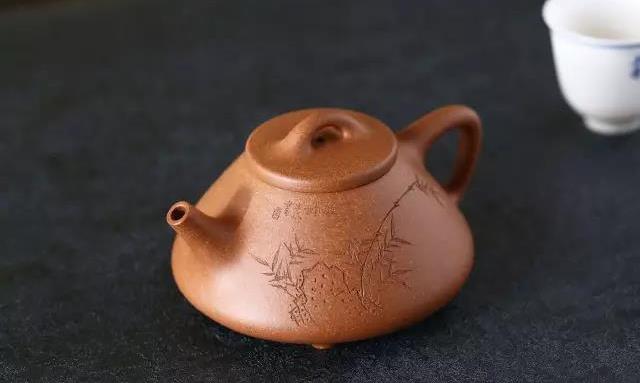 收藏同一款紫砂壶，大壶值钱还是小壶值钱？