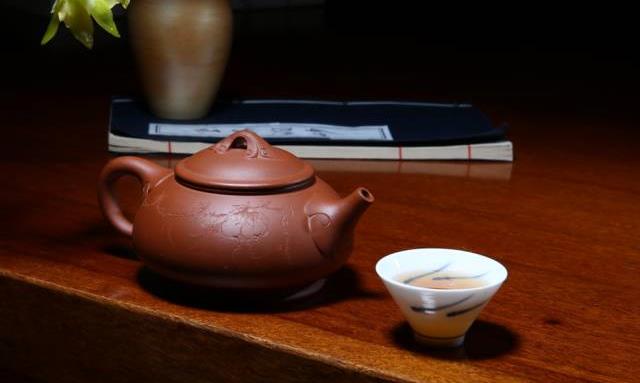 紫砂壶，几十块和几十万到底哪不同？