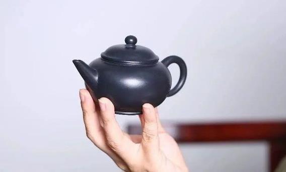 养壶,把茶叶和茶水留在壶内过夜好吗?