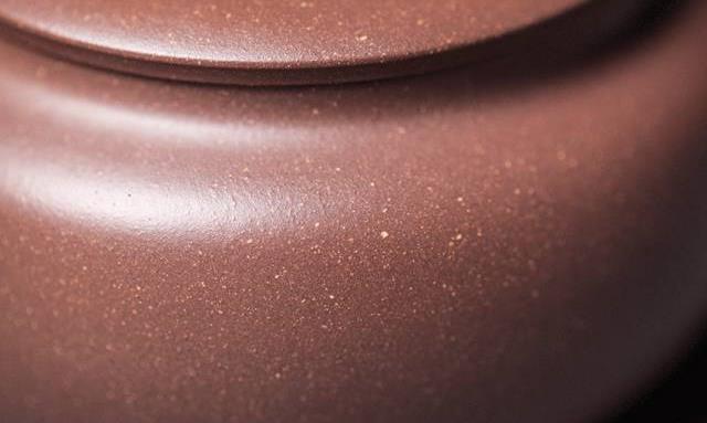 给你两把壶：40目和60目泥料的紫砂壶，你选哪个？