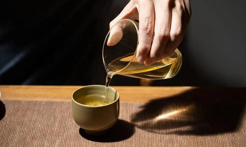 每天喝几杯茶合适？