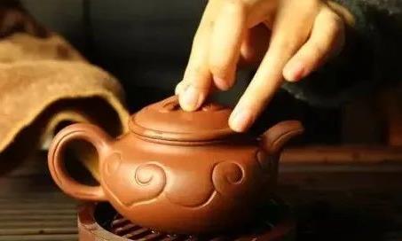 茶叶和茶水能够放在紫砂壶里过夜吗