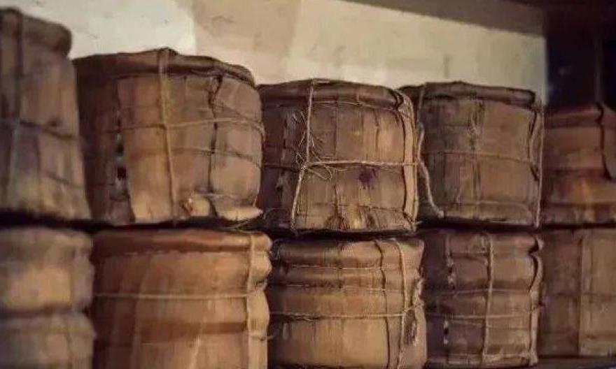 如何区分普洱茶的陈化和霉化？