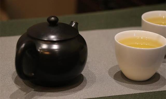 一茶一禅，水静茶清，心清而禅悟